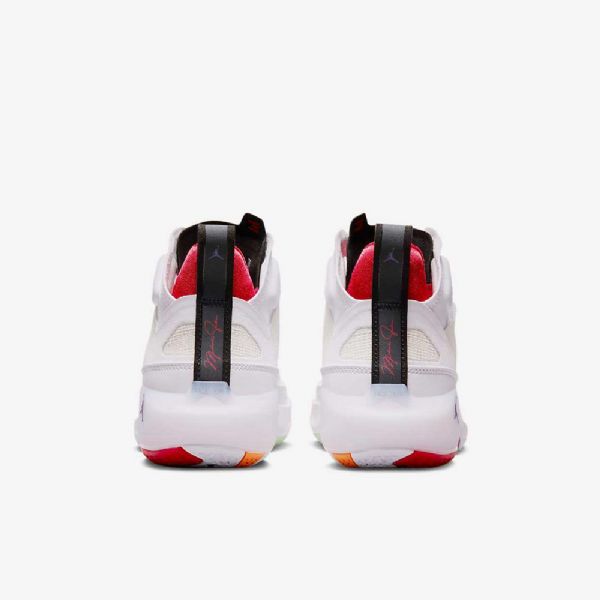 Nike Air Jordan Xxxvii Sko Til Børn Hvid Lys Sølv Sort Rød