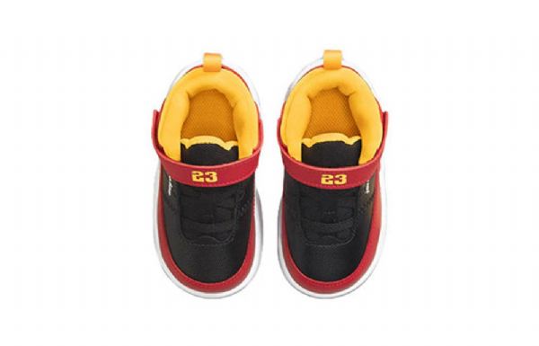 Nike Air Jordan Max Aura 3 Se Td Sneakers Til Børn Sort Rød Guld