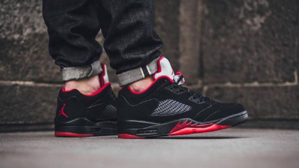 Nike Air Jordan 5 Low Tops Alternative Sko Til Mænd Sort Rød