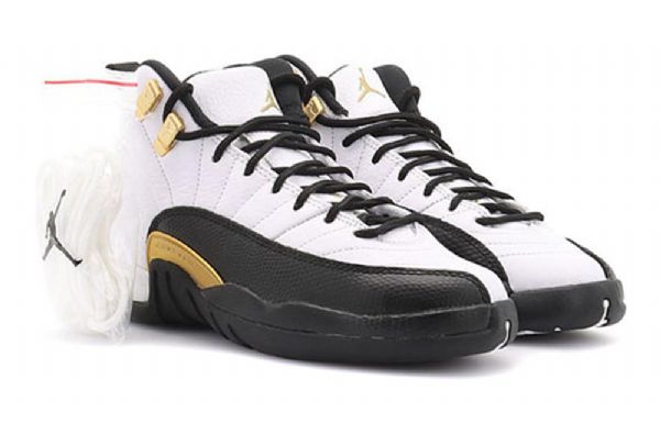 Nike Air Jordan 12 Retro Gs Basketball Sko Til Mænd Hvid Sort