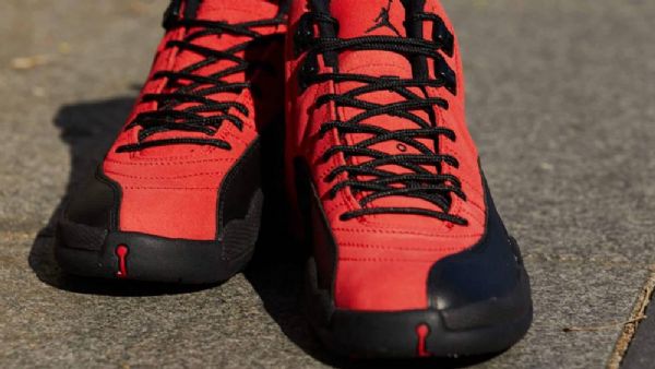 Nike Air Jordan 12 Reverse Flu Game Sko Til Mænd Rød Sort